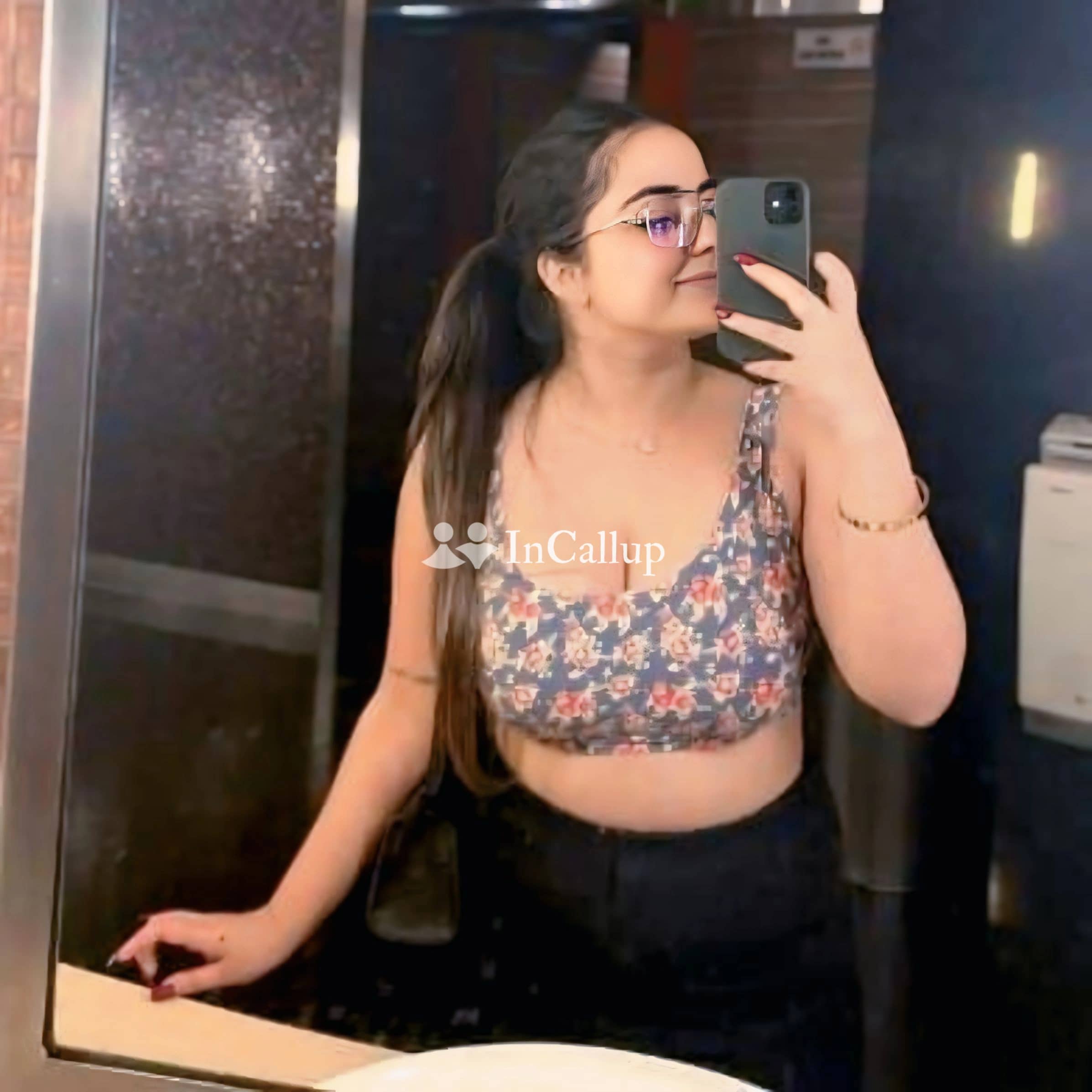 experience unforgettable moments with janu your curvy 21yearold companion in nadia - Escort in nadia