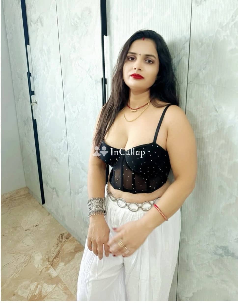 discover the irresistible charm of arohi patel  your perfect girlfriend experience in vadodara - Escort in vadodara